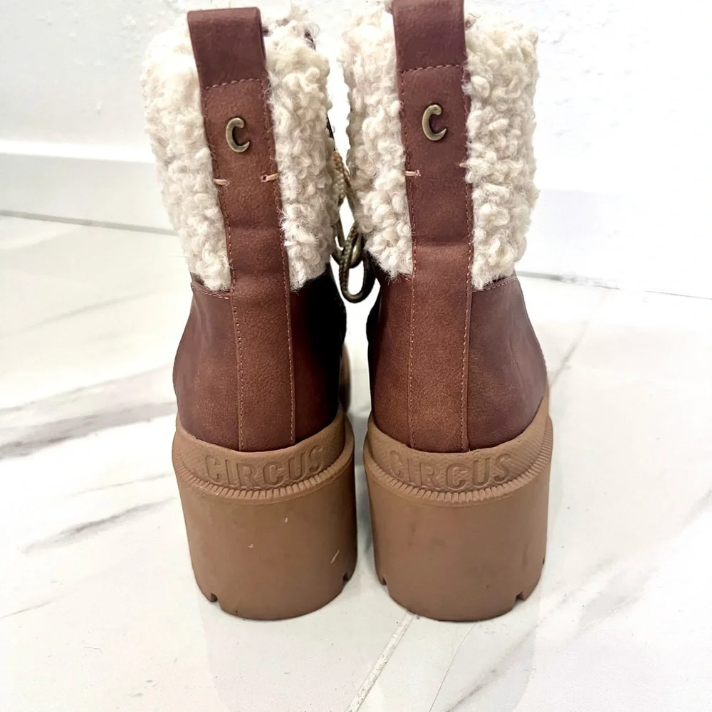 Circus by Sam Edelman Sambert‎ Dark Camel Brown and Cream Winter Boots 9